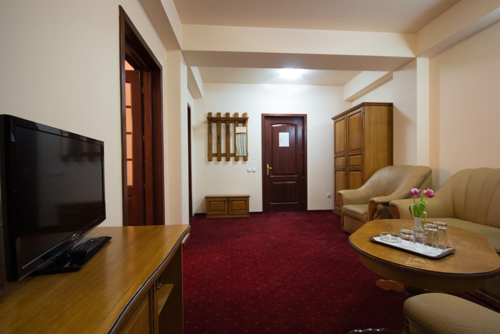 Dor De Munte Hotel Sadova  Bagian luar foto