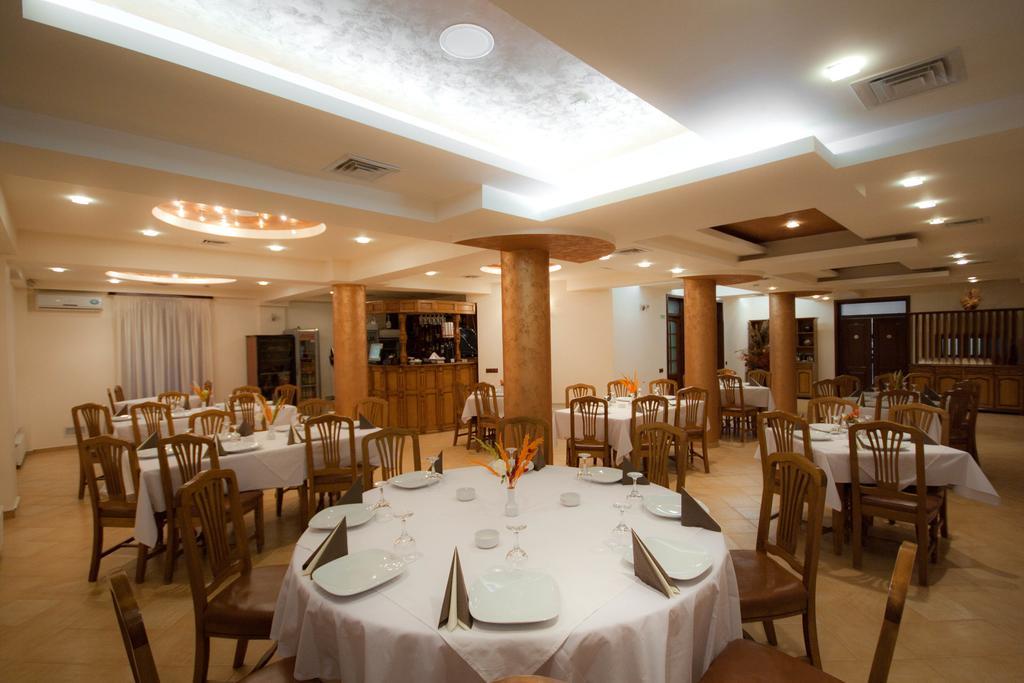 Dor De Munte Hotel Sadova  Bagian luar foto